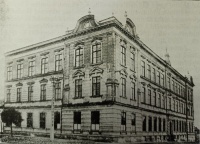 Budova měšťanských škol v Ivanovicích na Hané